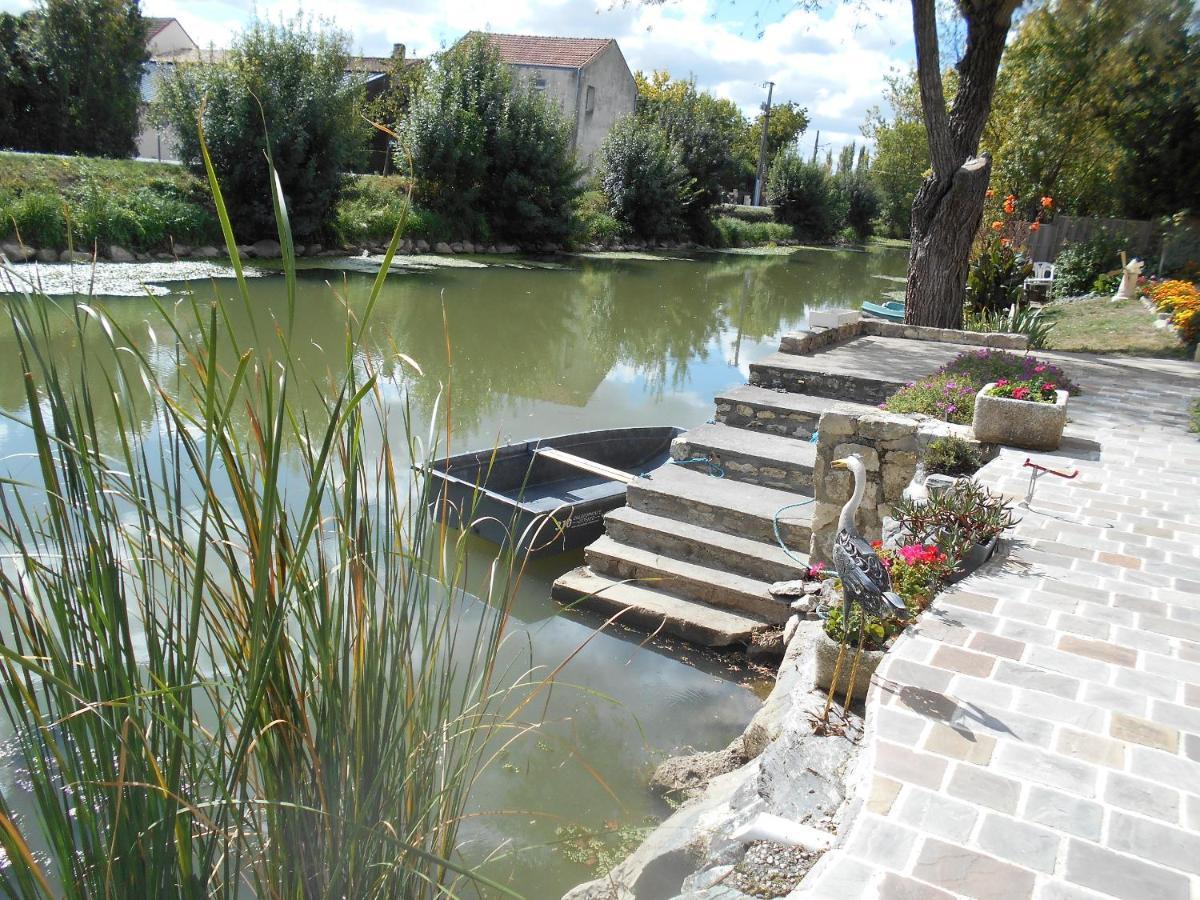 Marais Poitevin Bord Riviere Peche ,Barque, Velos, Wifi, Linge, Cheminee, Cuisine, Terrain De Boules La Taillee Exteriér fotografie